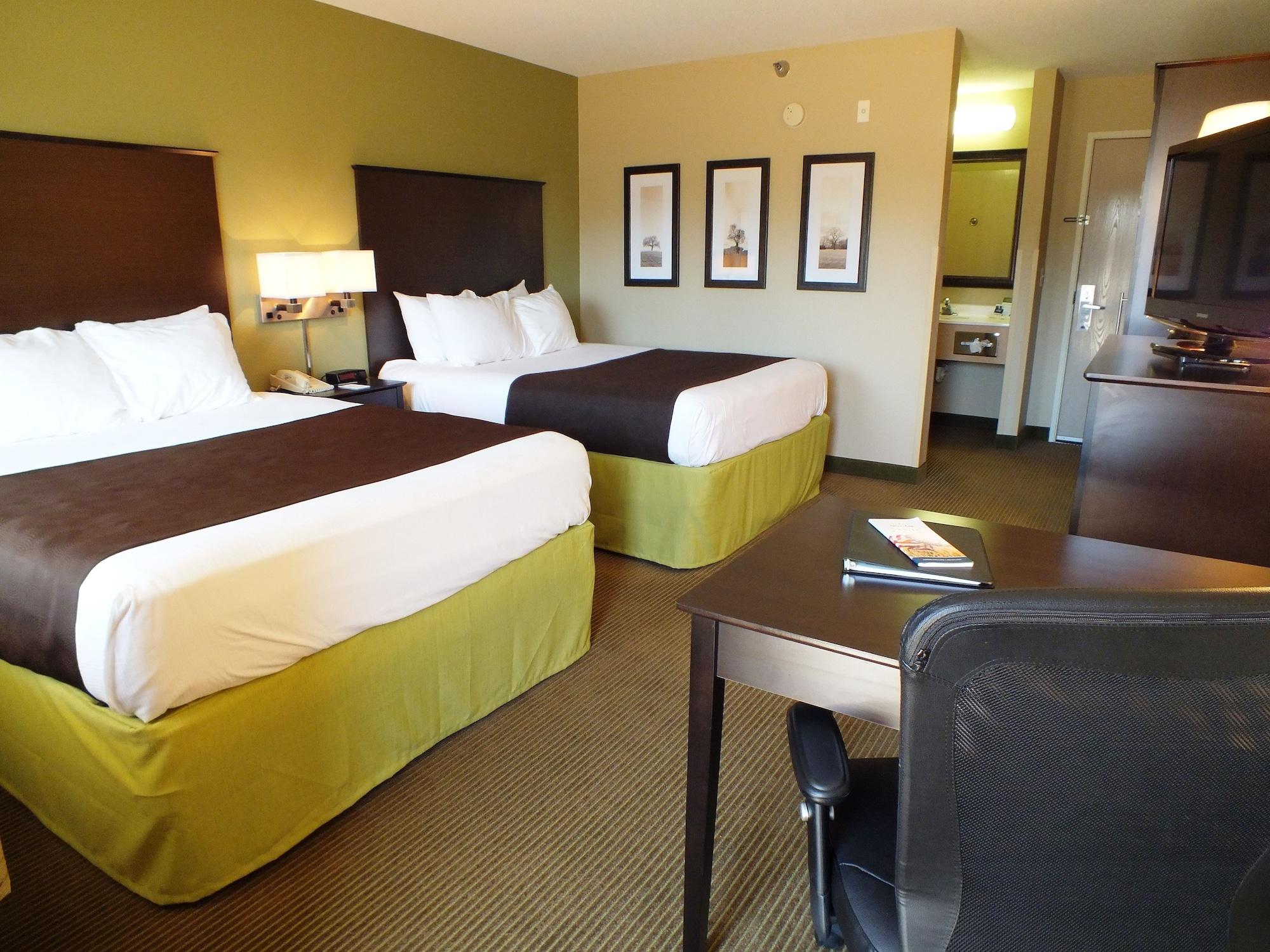 AmericInn by Wyndham Okoboji Exteriér fotografie