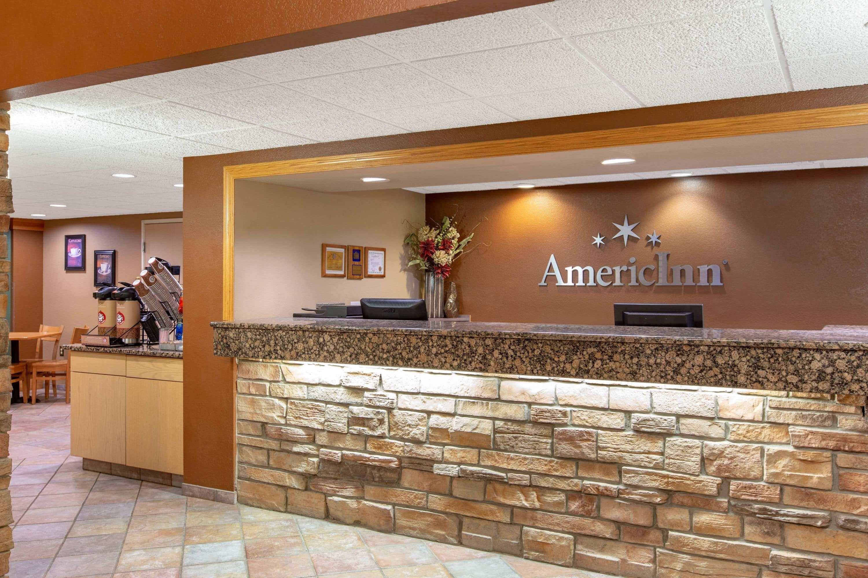 AmericInn by Wyndham Okoboji Exteriér fotografie