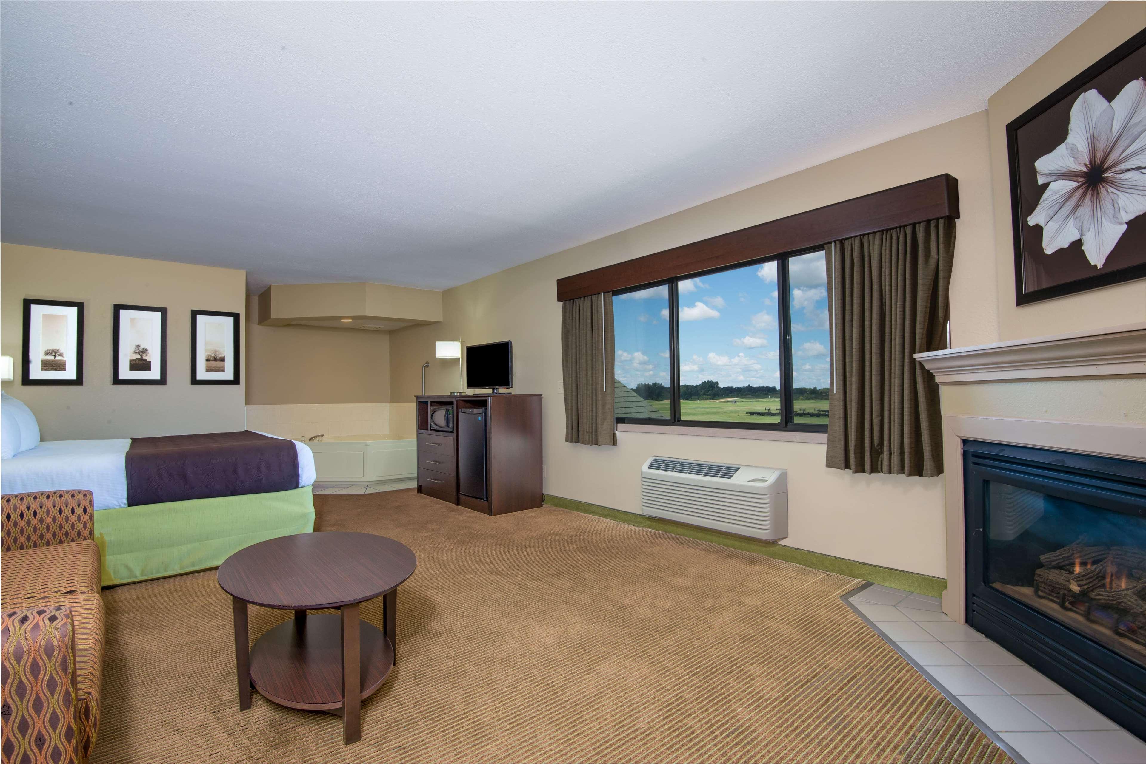 AmericInn by Wyndham Okoboji Exteriér fotografie
