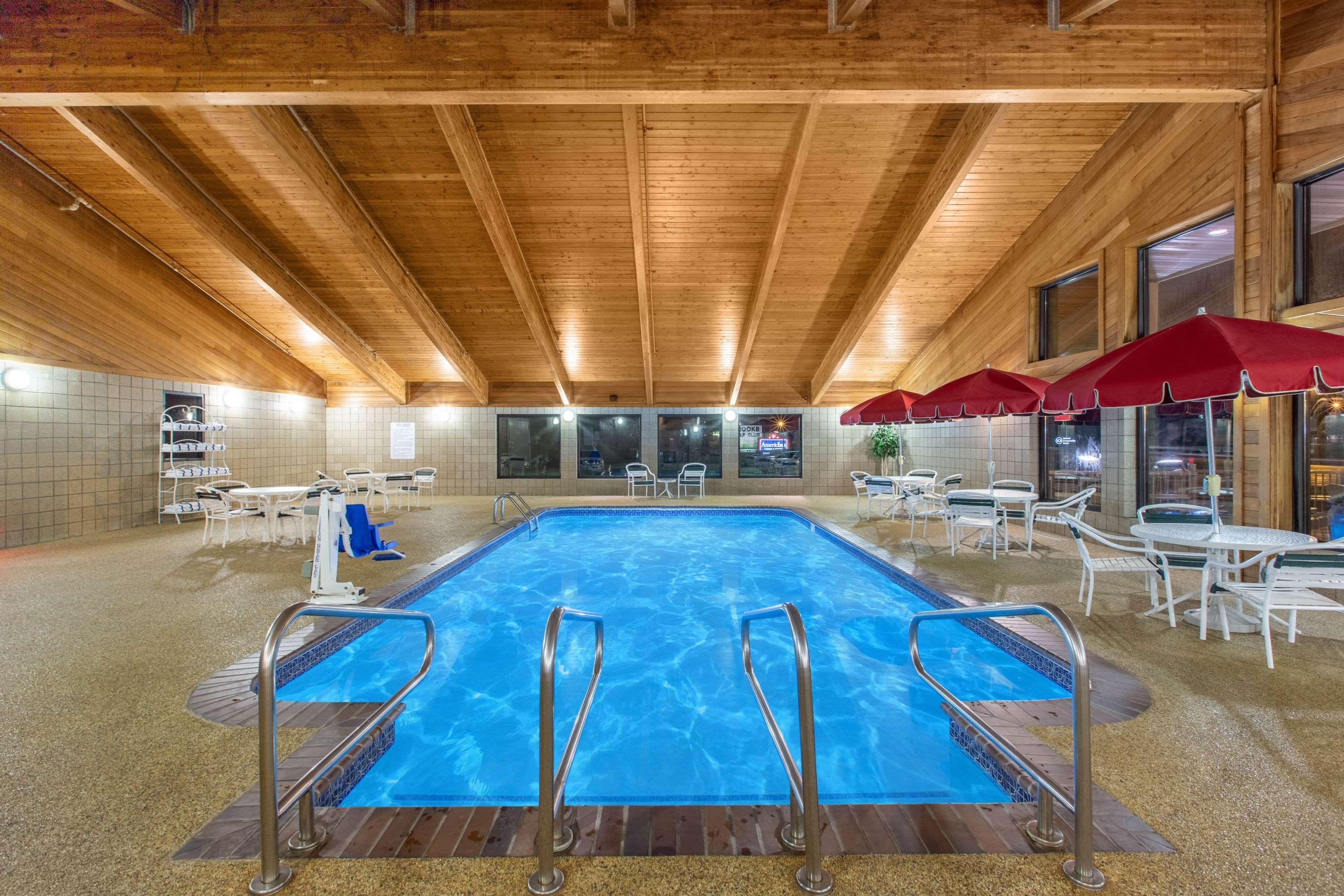 AmericInn by Wyndham Okoboji Exteriér fotografie