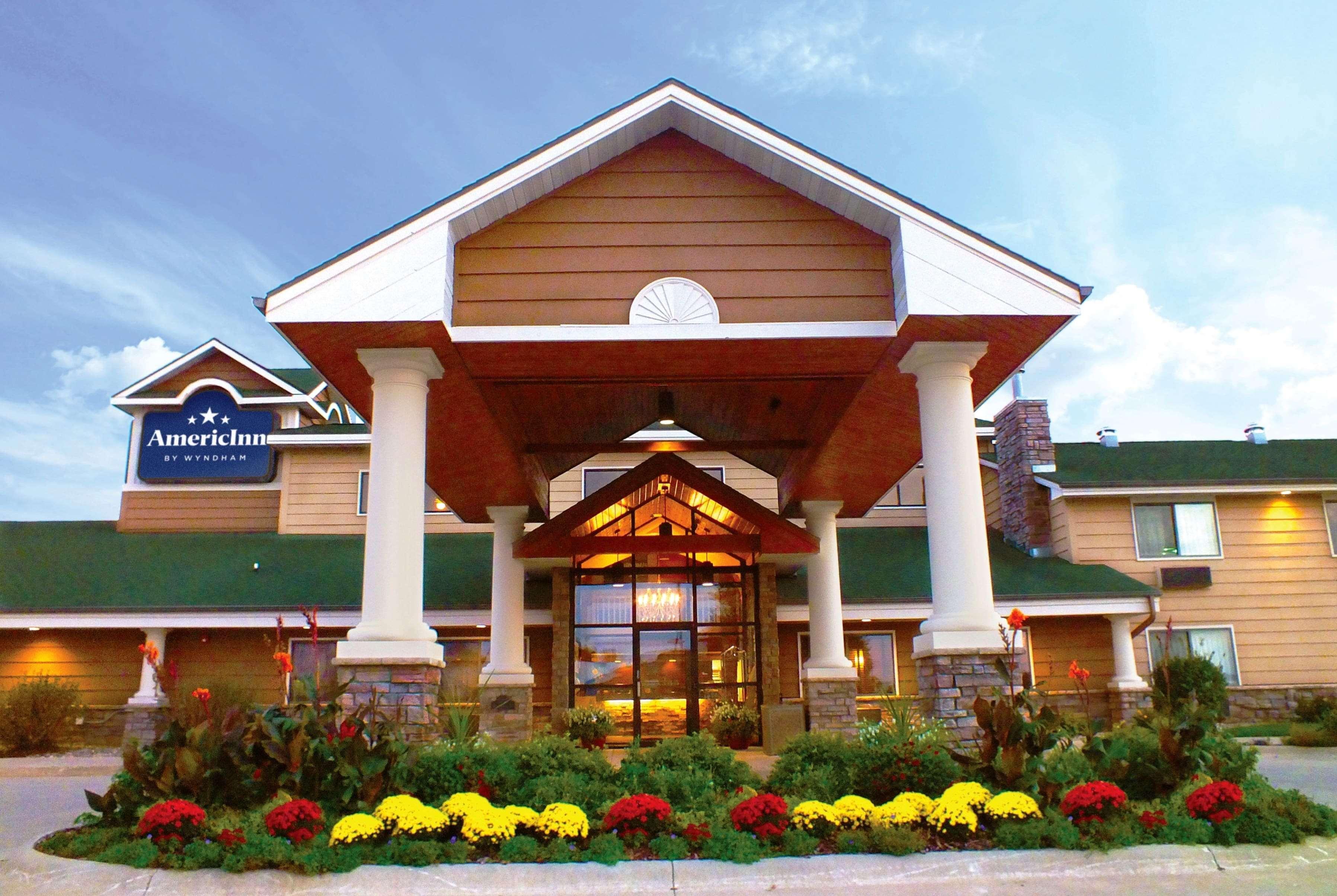 AmericInn by Wyndham Okoboji Exteriér fotografie