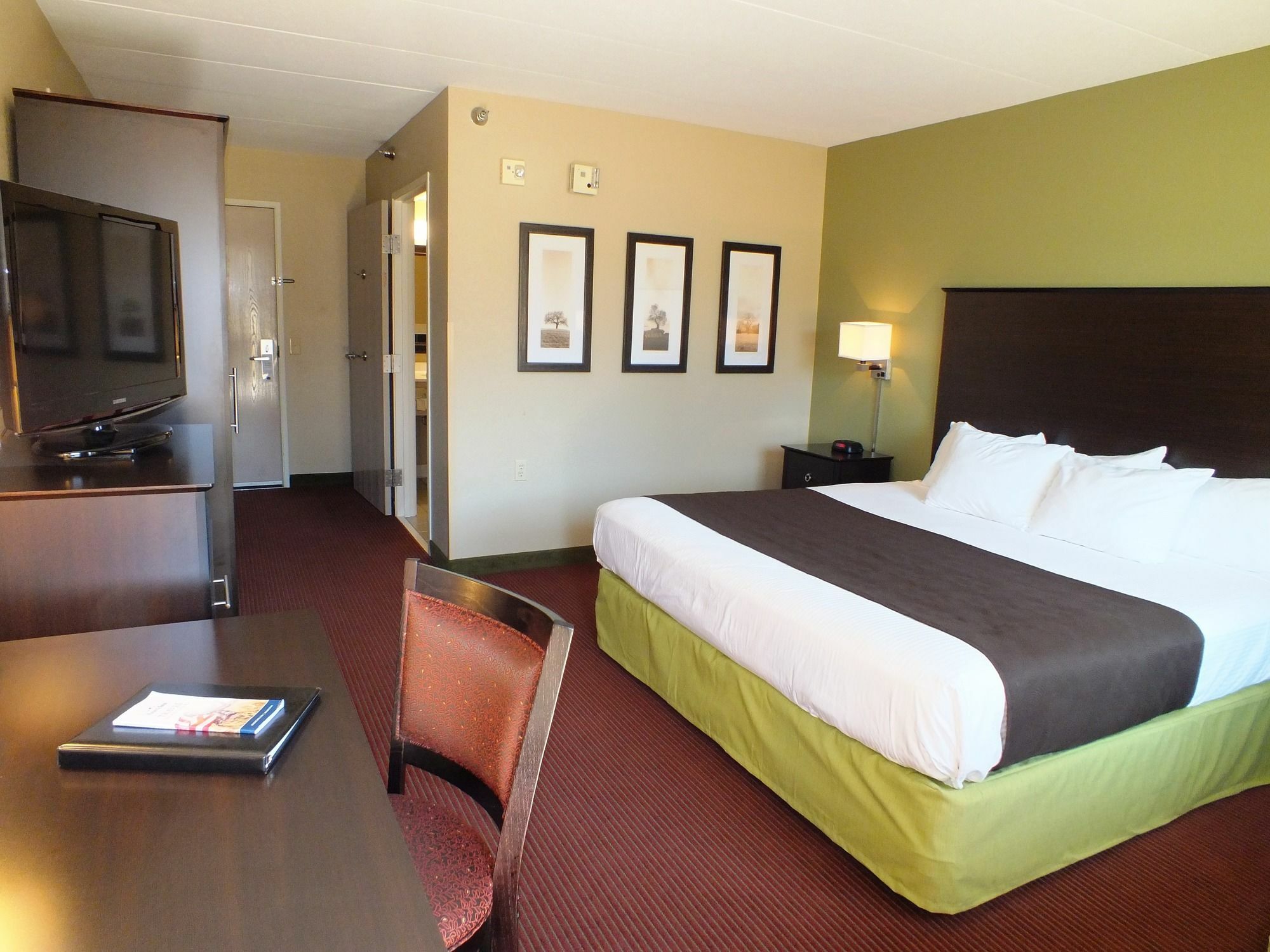 AmericInn by Wyndham Okoboji Exteriér fotografie
