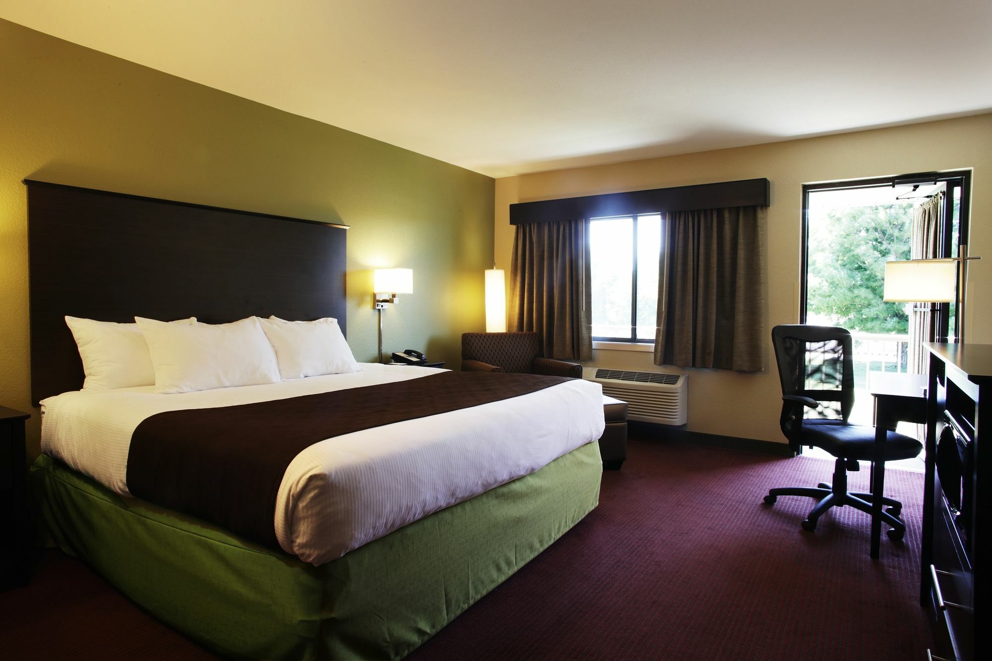 AmericInn by Wyndham Okoboji Exteriér fotografie