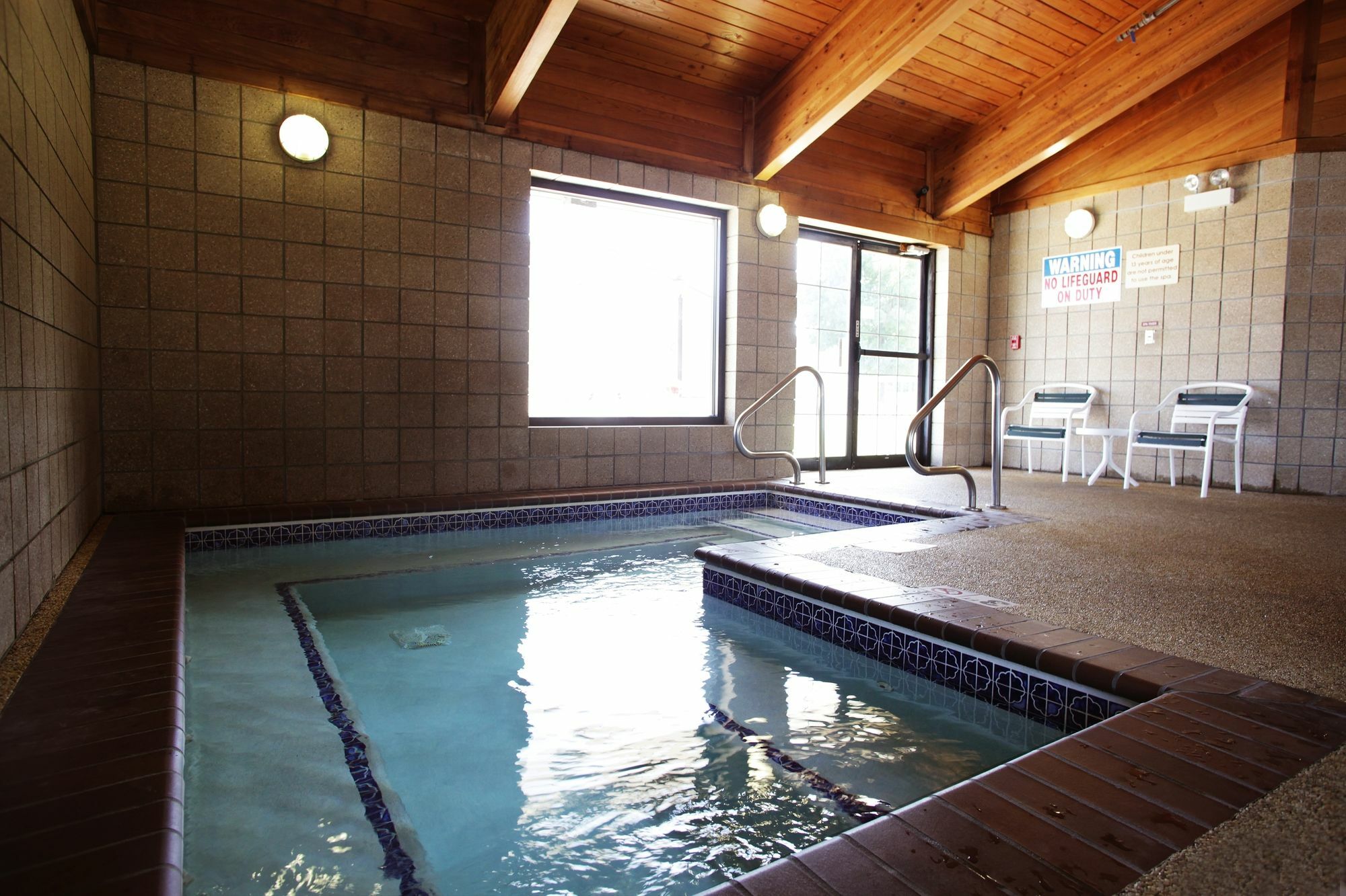 AmericInn by Wyndham Okoboji Exteriér fotografie