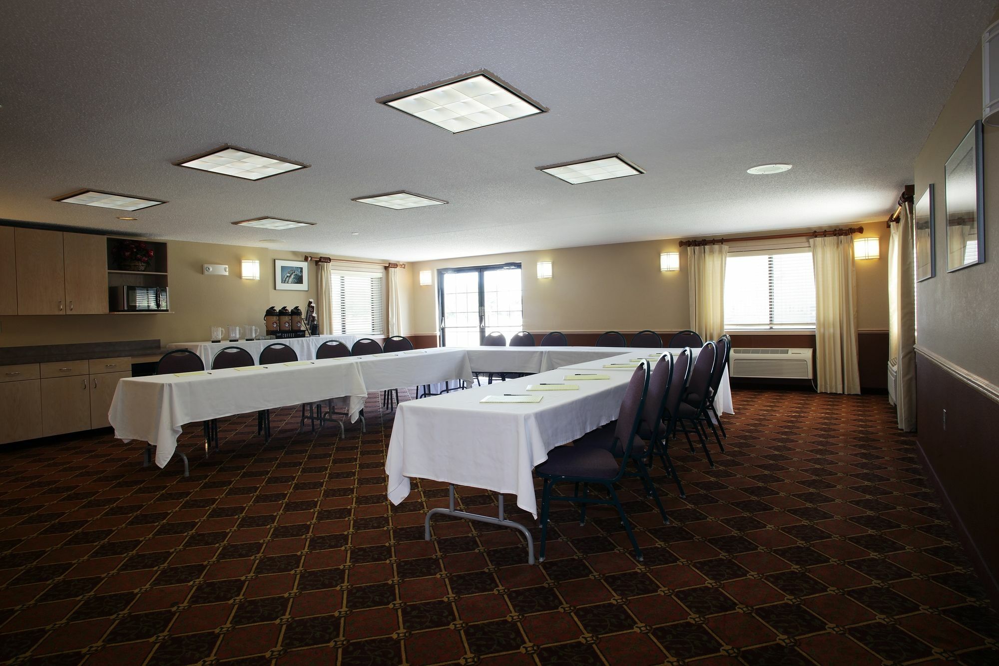 AmericInn by Wyndham Okoboji Exteriér fotografie