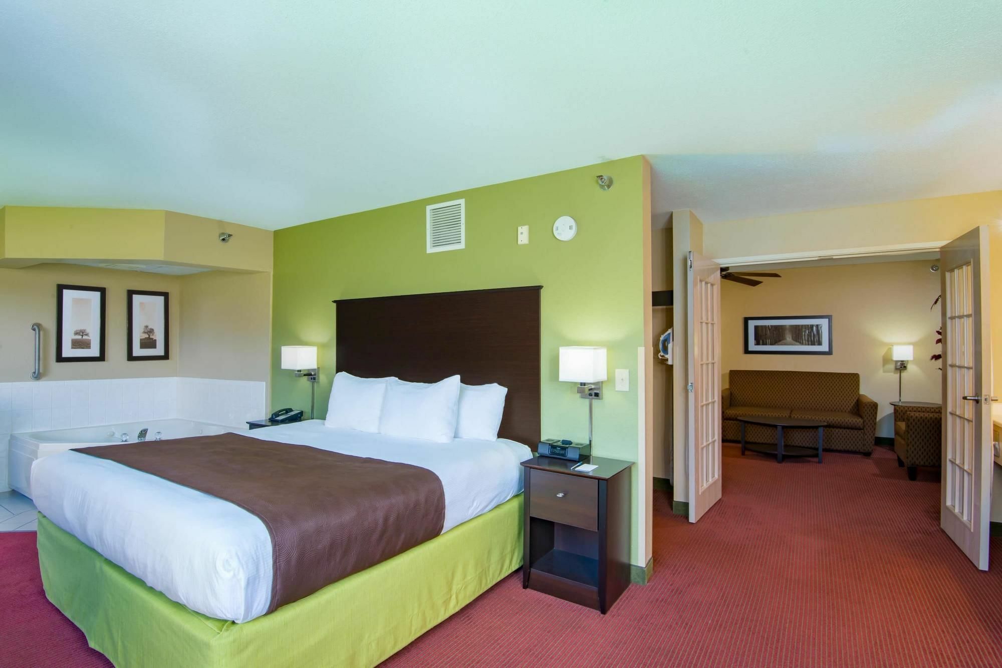 AmericInn by Wyndham Okoboji Exteriér fotografie
